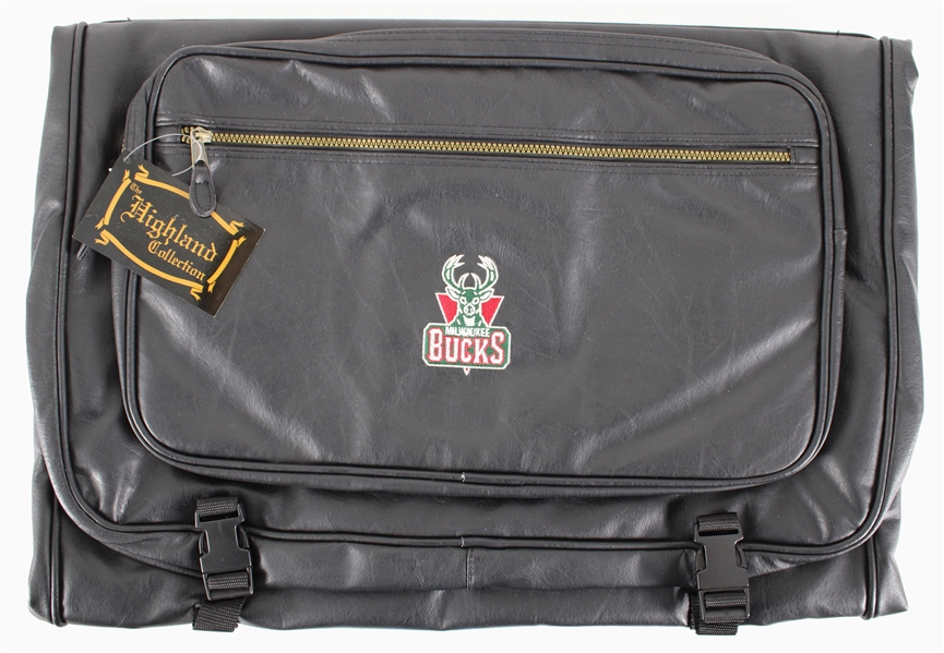 2009 Milwaukee Bucks Logo Black Garment Bag