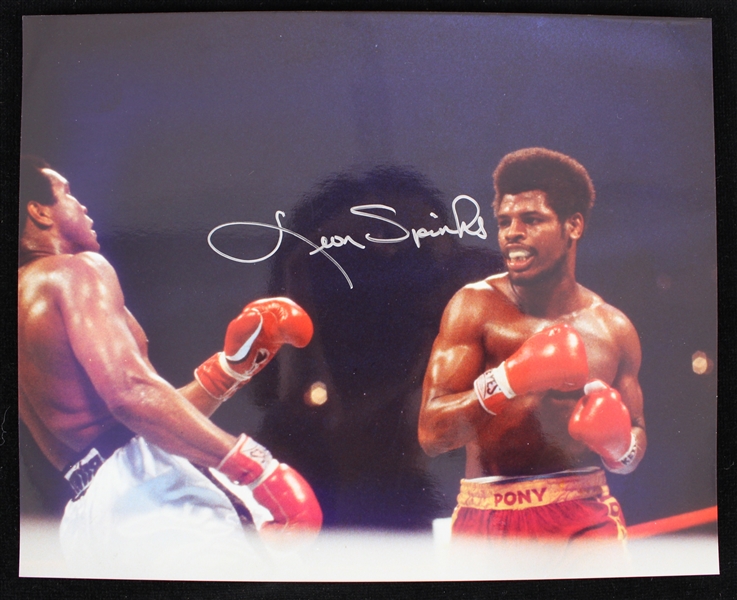 1978 Leon Spinks World Heavyweight Champion Signed 8" x 10" Photo (JSA)