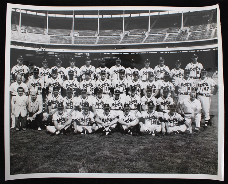 1957-58 Milwaukee Braves 11" x 14" Team Photo 