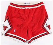 1993-95 Bill Wennington Chicago Bulls Multi Signed Game Worn Uniform Shorts w/ 4 Signatures Including Wennington, Bob Love, Pete Myers & Corie Blount (MEARS LOA/JSA)