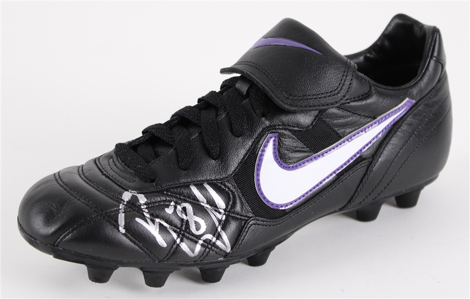 2006-11 Ryan Longwell Minnesota Vikings Signed Nike Game Worn Kicking Cleat (MEARS LOA / JSA / Pepper Burrruss Collection)