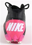 2012 Donald Driver Green Bay Packers Game Worn Nike Cleat + Pink Breast Cancer Awareness Towel (MEARS LOA / Pepper Burruss Collection)