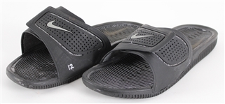 2009 Aaron Rodgers Green Bay Packers Nike Shower Sandals (MEARS LOA / Pepper Burruss Collection)