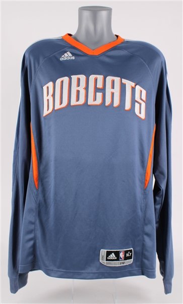 2010-11 DJ Augustin Charlotte Bobcats Shooting Shirt & Signed Trading Card (MEARS LOA/JSA)