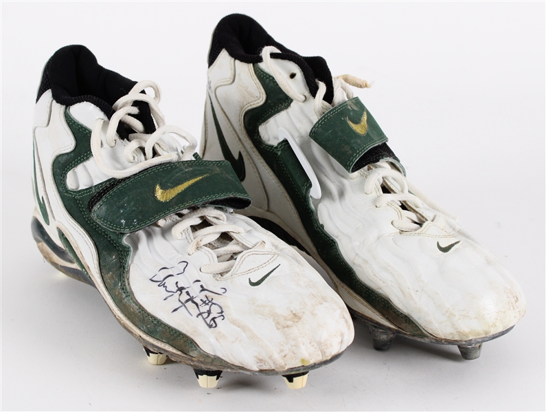 1997-98 Antonio Freeman Green Bay Packers Signed Nike Game Worn Cleats (MEARS LOA / JSA / Pepper Burruss Collection)