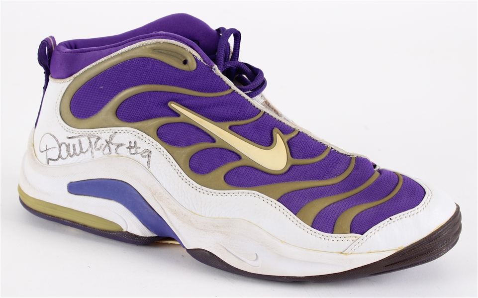 2001-02 Dan Majerle Phoenix Suns Signed Nike Game Worn Sneaker (MEARS LOA / JSA / Pepper Burruss Collection)