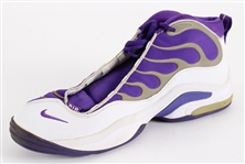 2001-02 Dan Majerle Phoenix Suns Signed Nike Game Worn Sneaker (MEARS LOA / JSA / Pepper Burruss Collection)