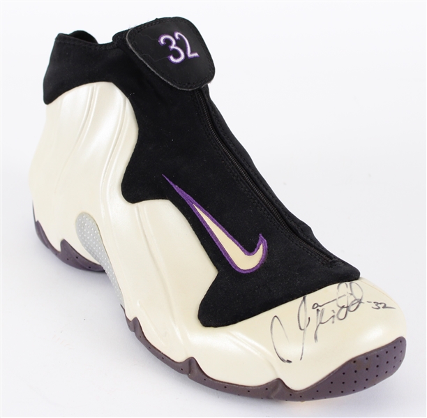 1999-2000 Jason Kidd Phoenix Suns Signed Nike Game Worn Sneaker (MEARS LOA / JSA / Pepper Burruss Collection)