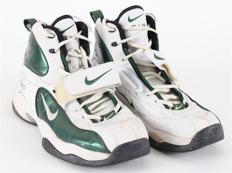 2000 Dorsey Levens Green Bay Packers Signed Nike Game Worn Sneakers (MEARS LOA / JSA / Pepper Burruss Collection)
