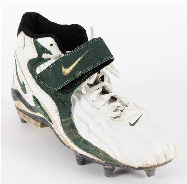 1997-98 Antonio Freeman Green Bay Packers Game Worn Nike Cleat (MEARS LOA / Pepper Burruss Collection)