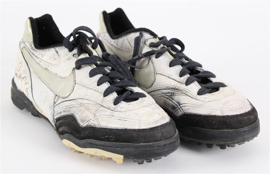 1995-96 Erric Pegram Pittsburgh Steelers Signed Nike Game Worn Cleats (MEARS LOA / JSA)