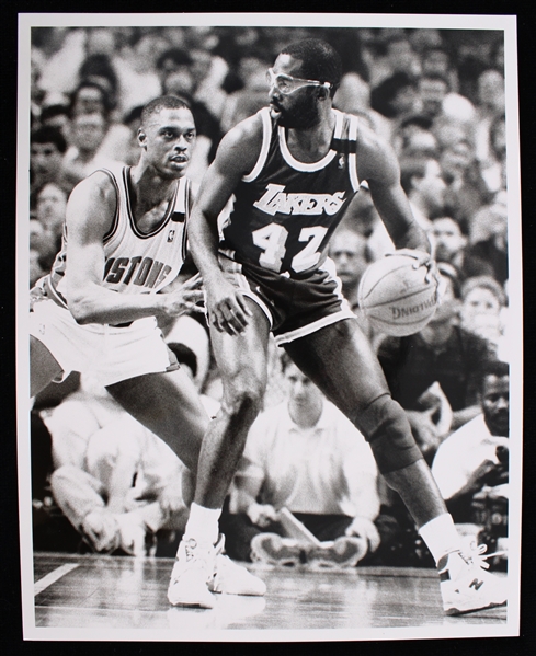 1989 James Worthy Los Angeles Lakers and Rick Mahorn Detroit Pistons 8"x10" Original Betsy Peabody Rowe B&W Photo