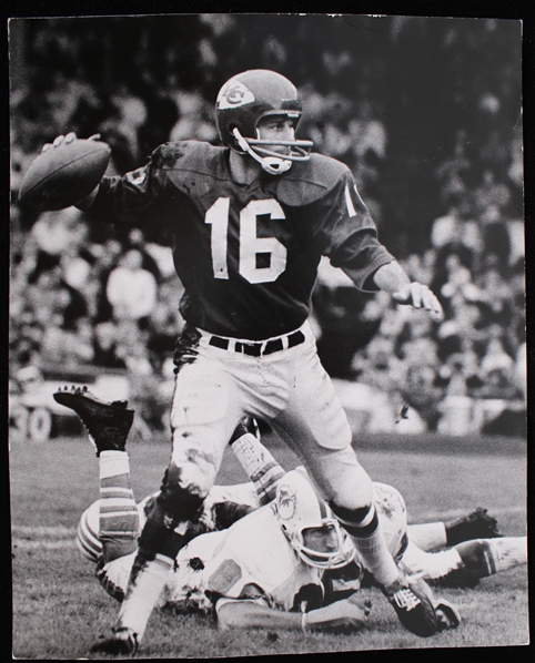 1967 Len Dawson Kansas City Chiefs 8"x10" Rod Hanna Topeka Capital Journal Orignal B&W Photo