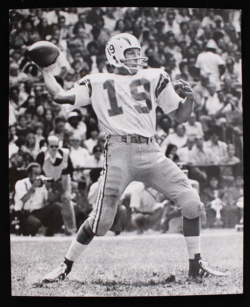 1973 Johnny Unitas San Diego Chargers 8"x10" Original B&W Photo