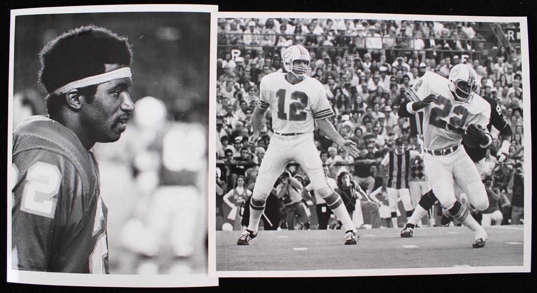 1972-73 Eugene "Mercury" Morris Miami Dolphins 7"x9" and 8"x10" Original Jay Spencer and Oakland Tribune B&W Photos (Lot of 2)