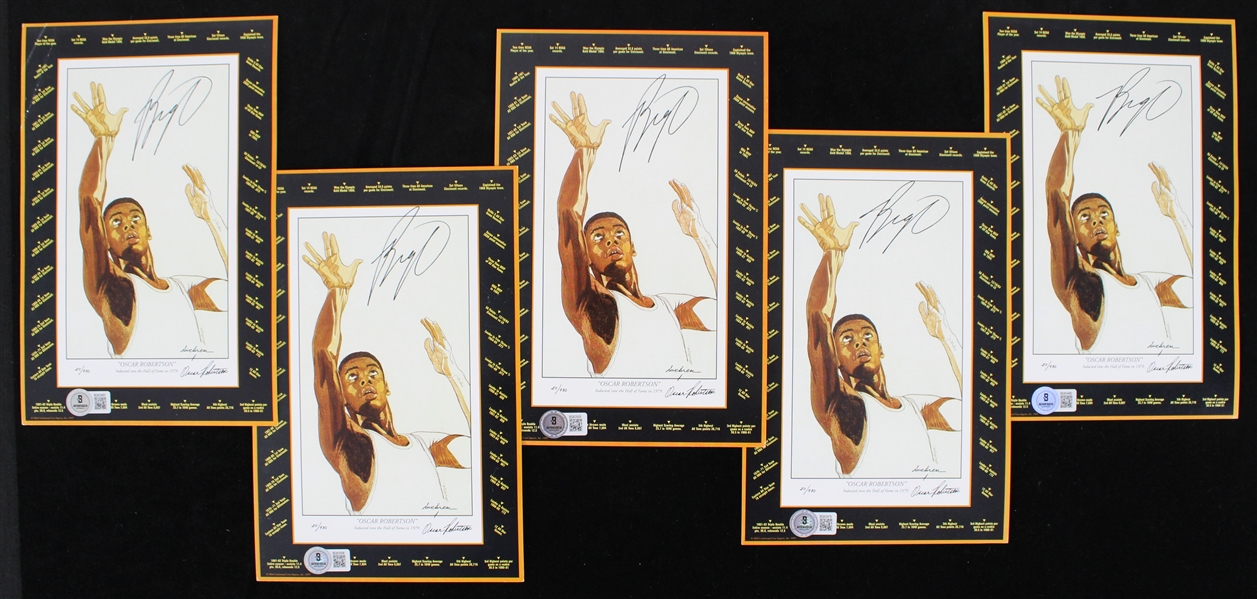 1995 Oscar Robertson Milwaukee Bucks Signed 6x9 Flyers (Beckett) (Lot of 5)