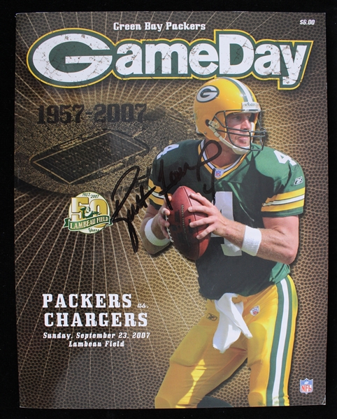 2007 Brett Favre Green Bay Packers Signed Gameday Magazine (JSA) 