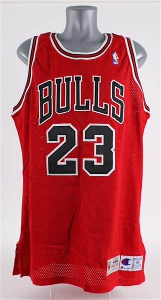 1995-96 Michael Jordan Chicago Bulls Pro Cut Road Jersey w/ Clubhouse Signature (MEARS A5)