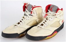 1990-91 Michael Jordan Chicago Bulls Signed Nike Air Jordan V Game Worn Sneakers (MEARS LOA / JSA)