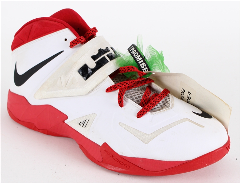 2014-15 LeBron James Cleveland Cavaliers Nike Zoom Soldier VII Practice Worn Sneaker (MEARS LOA / LeBron Foundation)
