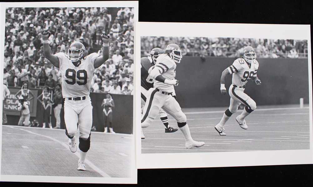 1981-87 Mark Gastineau New York Jets 8"x10" Chuck Solomon and Craig Melvin Original B&W Photo (Lot of 2)