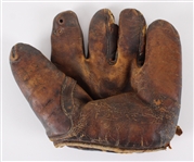 1910's Store Model Baseball Mitt