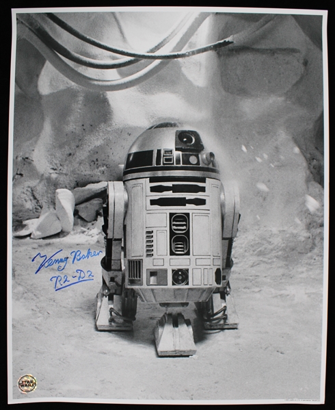 1977 Kenny Baker R2-D2 Star Wars Signed 16" x 20" Photo (Star Wars Hologram) 