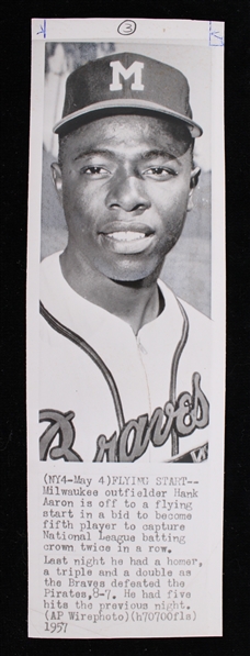 1957 Hank Aaron Milwaukee Braves 3"x10" Press Photo 