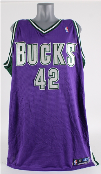 2005-06 Charlie Bell Milwaukee Bucks Signed Road Jersey (MEARS LOA / JSA)