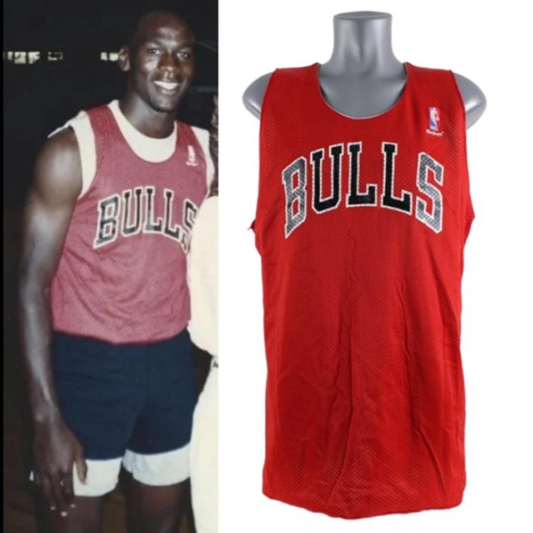 1986-89 circa Michael Jordan Attributed via #23 written on tag, Chicago Bulls Reversible Practice Jersey (MEARS LOA)