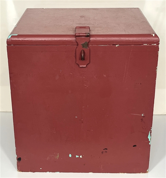 1929-1995 Chicago Stadium Bulls Player 18"x17"x20" Locker 