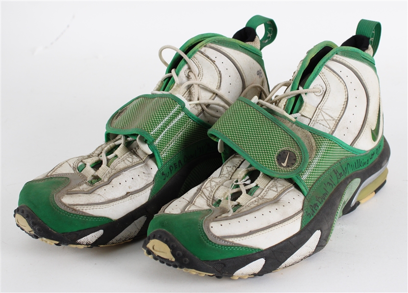 1996 Gabe Wilkins Signed Super Bowl XXXI Game Used Nike Shoes 1/26/97 - Green Bay Packers (MEARS LOA / JSA) 